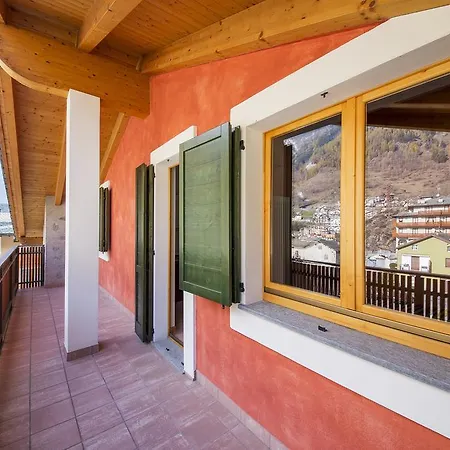Aceri Rossi Chiesa in Valmalenco